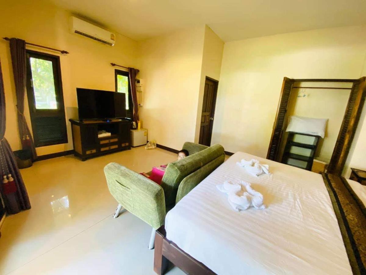 Saphli Villa Chumphon Exteriör bild
