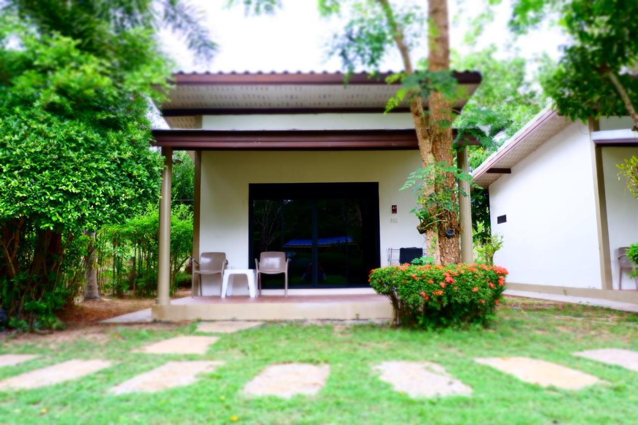 Saphli Villa Chumphon Exteriör bild
