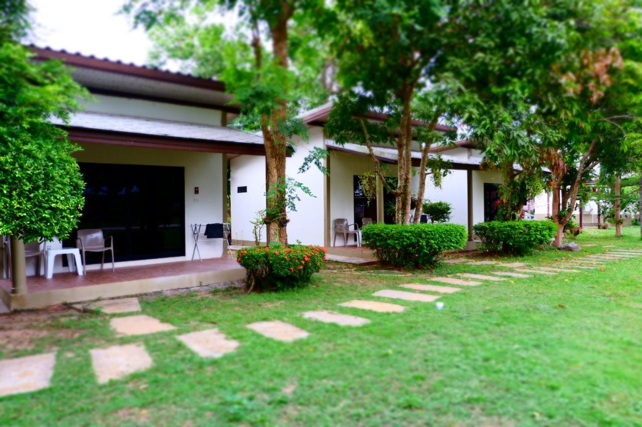 Saphli Villa Chumphon Exteriör bild